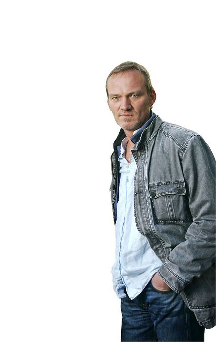 Ingvar E. Sigurðsson leikur í Hamskiptunum í uppsetningu norska þjóðleikhússins.