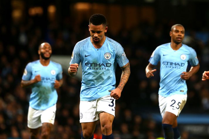 Gabriel Jesus fagnar öðru marka sinna í gær.