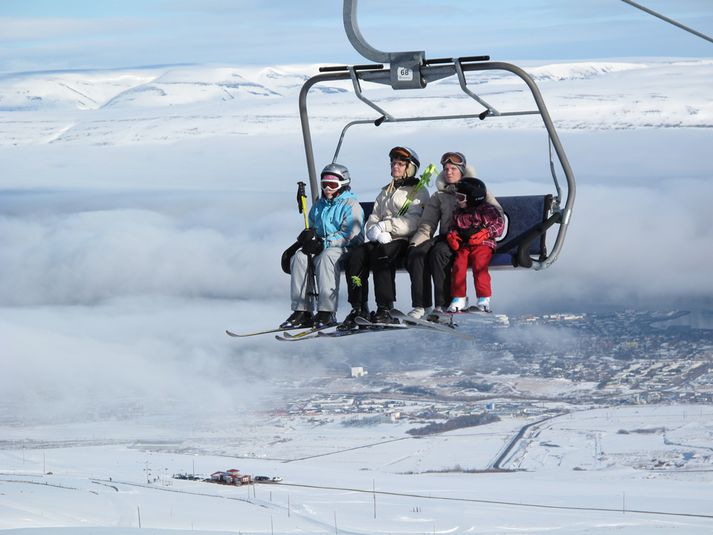 Opið er í Hlíðarfjalli til klukkan 16 í dag. 