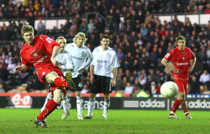 Neil Mellor innsiglar 4-1 sigur Preston á Derby með marki úr vítaspyrnu.