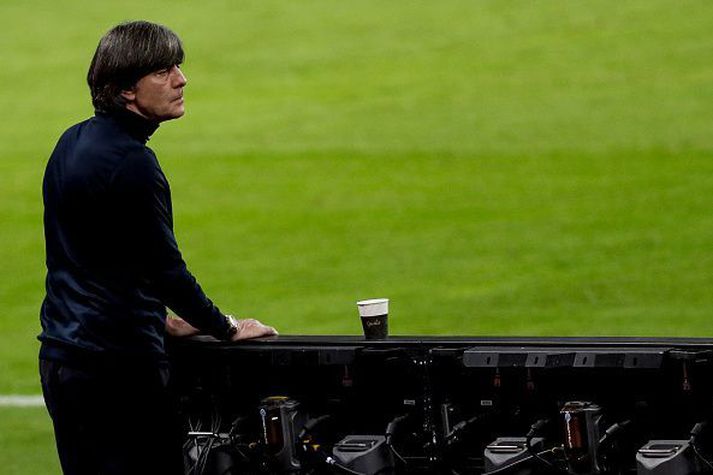 Löw íbygginn á svip í tapinu gegn Spánverjum.