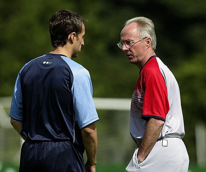 Sven-Göran Eriksson ræðir við Gareth Southgate á æfingu enska landsliðsins.