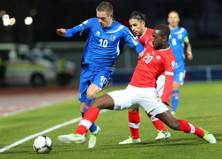 Johan Djourou í leiknum gegn Íslandi á þriðjudag.