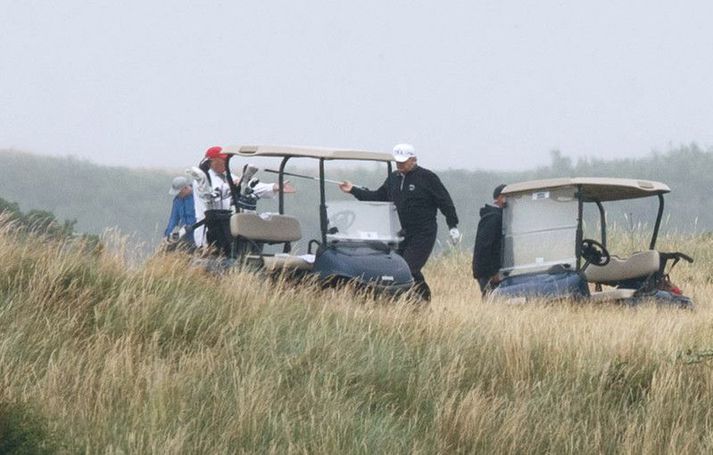 Trump forseti við leik á Turnberry-vellinum árið 2018. Rekstur vallarins hefur gengið erfiðlega frá því að Trump keypti hann árið 2014. Sendiherrann á Bretlandi sagði samstarfsmönnum að Trump hefði beðið sig um að kanna hjá breskum stjórnvöldum hvort hægt væri að fá Opna mótið þangað.