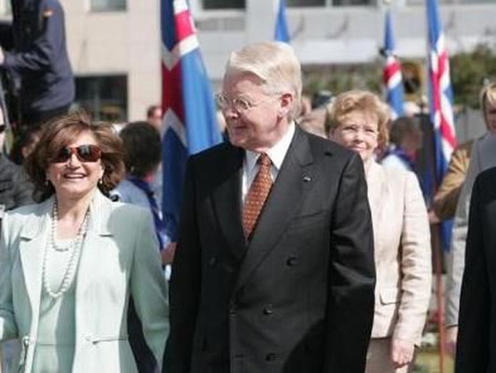 Forseti Íslands hafði ekki samráð við ríkisstjórnina um ferð til Kína.