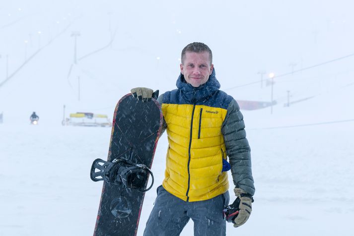 Gunnar Egill Sigurðsson forstjóri Samkaupa segist svo lélegur söngvari að hann geti ekki einu sinni boðið sjálfum sér upp á að hlusta á sinn eigin söng, þótt hann sé einn í bílnum.