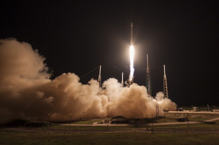 Starfsmenn SpaceX þótti ólíklegt að lendingin myndi heppnast.