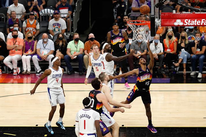 Cameron Payne skorar tvö af 29 stigum sínum gegn Los Angeles Clippers í nótt.