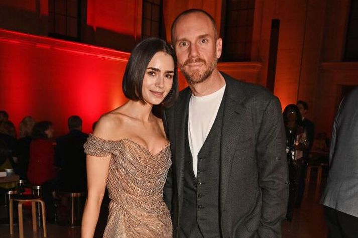 Lily Collins og Charles McDowell drellfín í desember á galakvöldi til styrktar AIDS-sjóði Eltons John