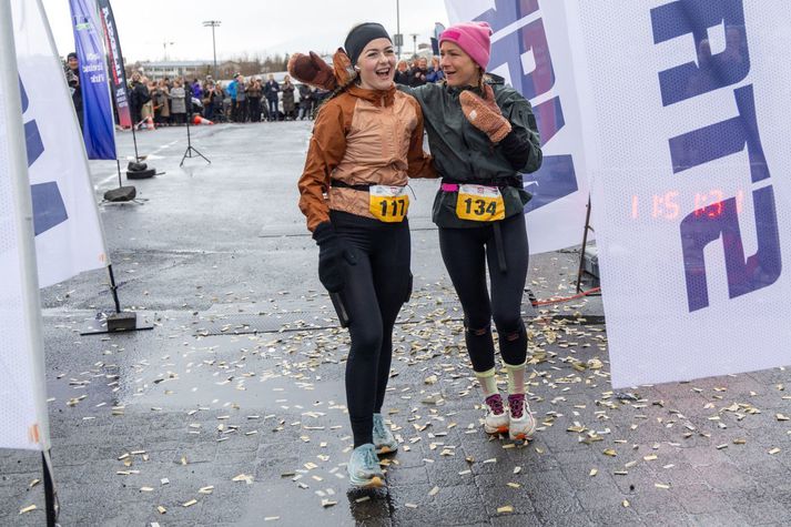 Elísa Kristinsdóttir og Mari Jaersk voru tvær eftir síðustu hringina. Mari stóð uppi sem sigurvegari eftir að Elísa skilaði sér ekki í mark eftir 57. hring.