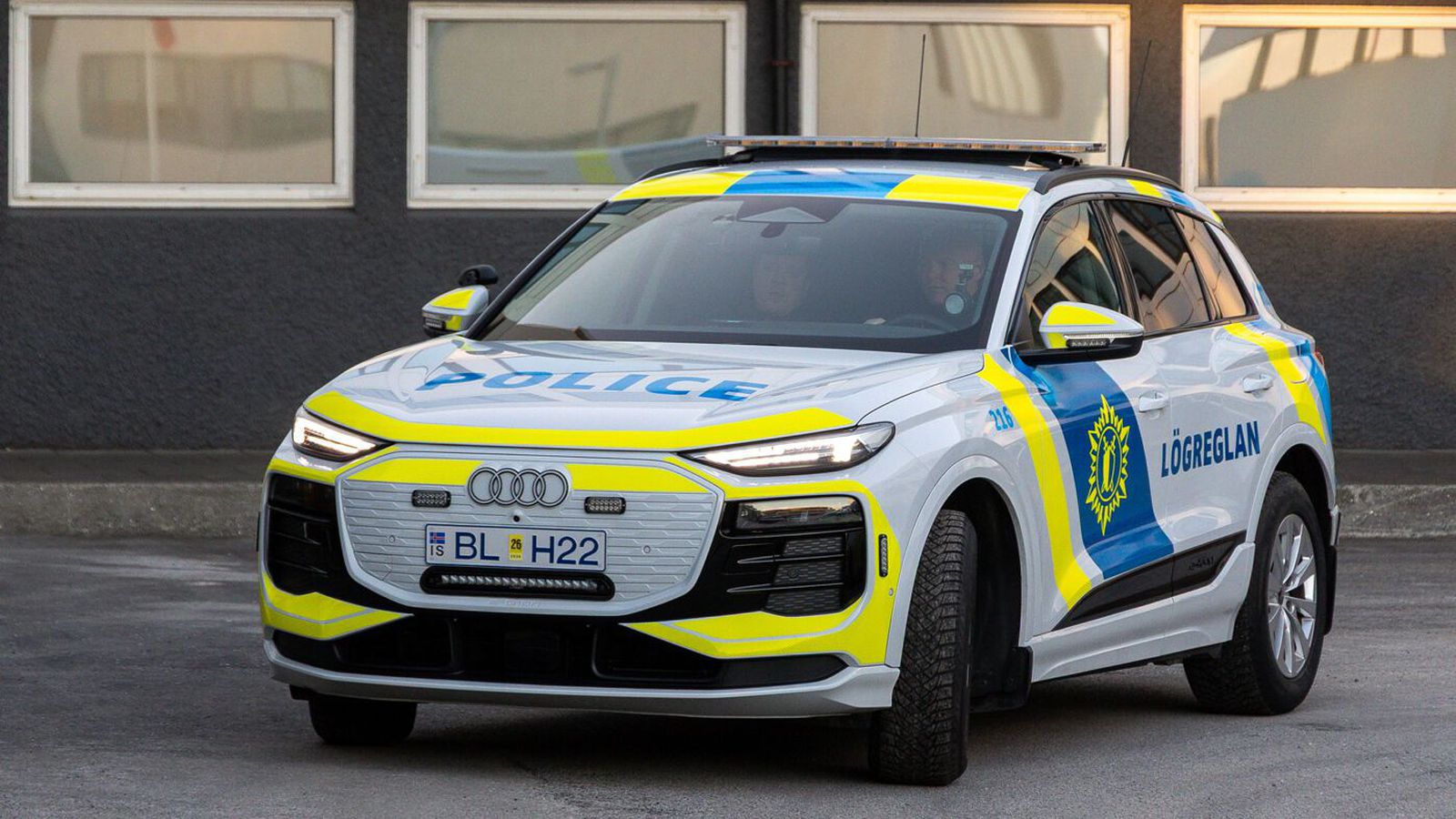 Líkams­á­rás í verslunar­mið­stöð