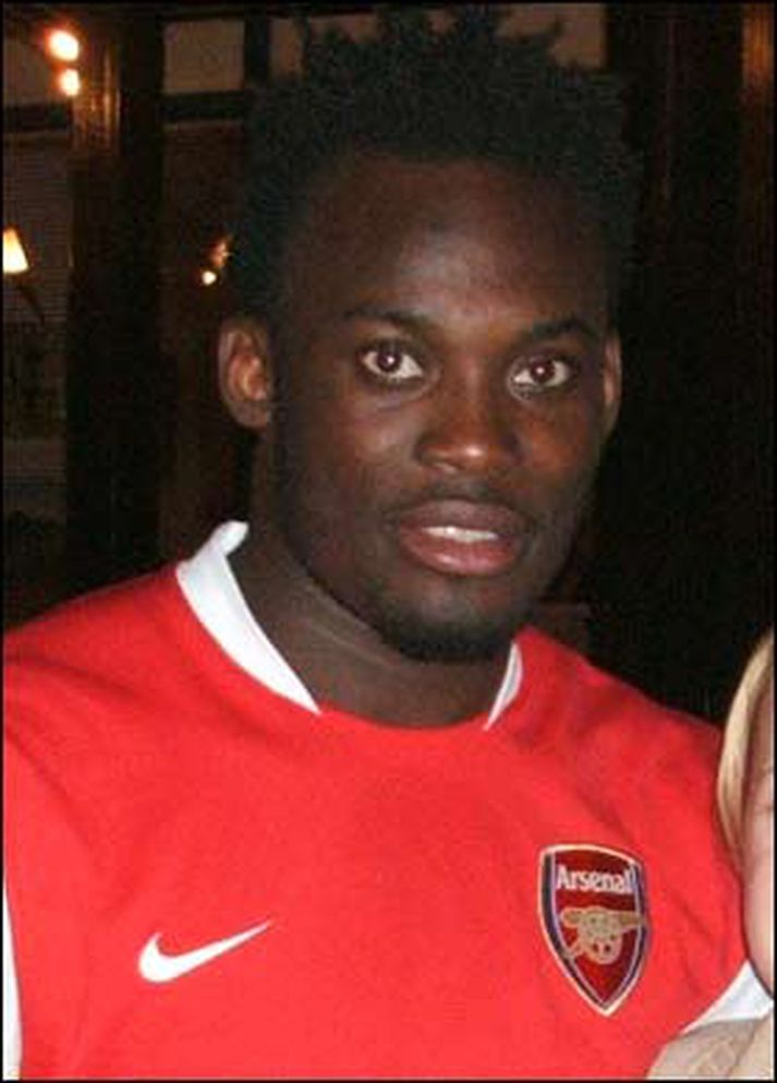 Essien í Arsenal-búningnum.
