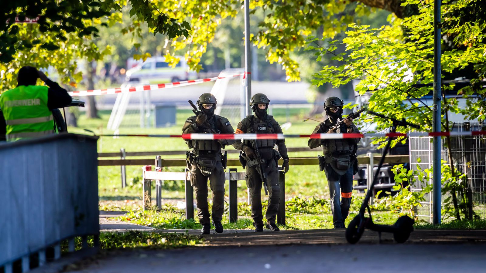 Skipu­lögð leit eftir skot­á­rás á há­tíð