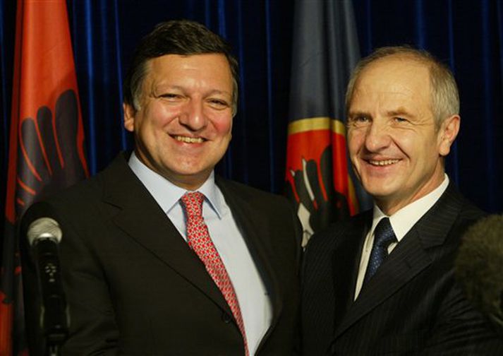 Jose Manuel Barroso, forseti Framkvæmdastjórnar Evrópusambandsins, og Fatmir Sejdiu, forseti Kosovo komu saman til fundar fyrir helgi. Barroso heimsótti Kosovo í aðdraganda viðræðnanna sem hefjast í dag.