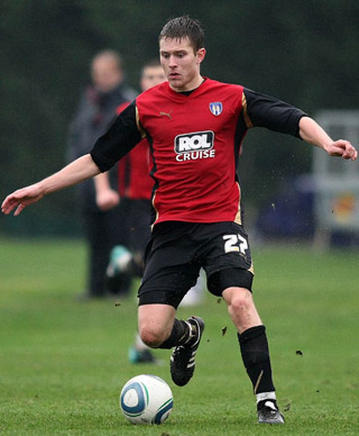 Matthías í leik með Colchester.