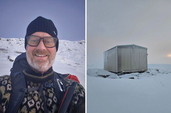 Einar gengur með tuttugu kílóa bakpoka á bakinu og segir það hjálpa með kuldann. Hann borðaði nestið sitt einn daginn í kofanum hér hægra megin. 