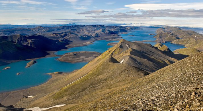 Útsýni frá Sveinstindi til norðurs, yfir Langasjó til Vatnajökuls. Fögrufjöll eru hægra megin á myndinni.