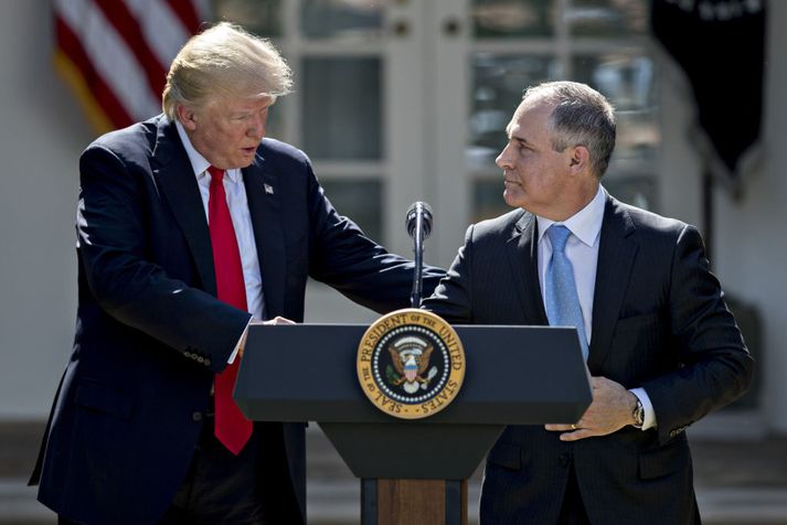 Donald Trump og Scott Pruitt meðan allt lék í lyndi.