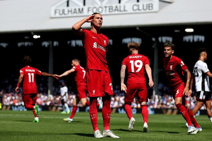 Darwin Nunez fagnar marki sínu á móti Fulham á Craven Cottage í fyrsta leik sínum í ensku úrvalsdeildinni.