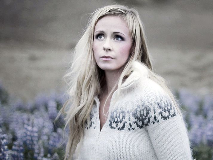Rebekka tók nokkar myndir af norsku söngkonunni á leiðinni upp á flugvöll.