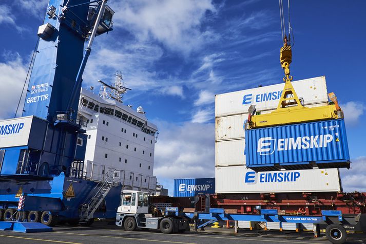 Skipafélagið Eimskip hefur hafnað ásökunum um að hafa gerst brotlegt gegn ákvæðum samkeppnislaga. Er það von félagsins að rannsókninni fari senn að ljúka en í tilkynningu til Kauphallarinnar fagnar félagið því að nú, fimm árum eftir að rannsókn málsins hófst, virðist sem loksins sé kominn skriður á rannsóknina.