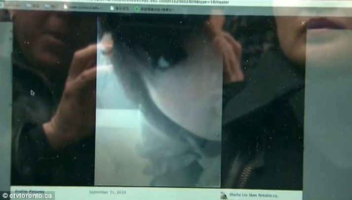 Strákur sá tilræðismann kærustu sinnar gegnum vefmyndavél.