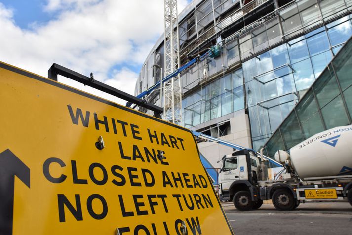 Það er enn lokað á White Hart Lane og verður næstu mánuði.