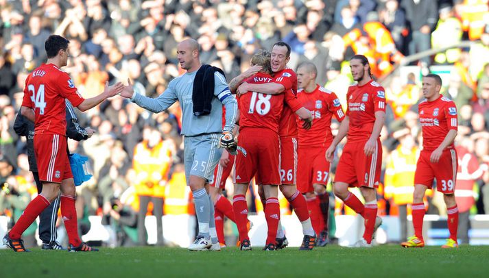Leikmenn Liverpool fagna sigrinum um helgina.