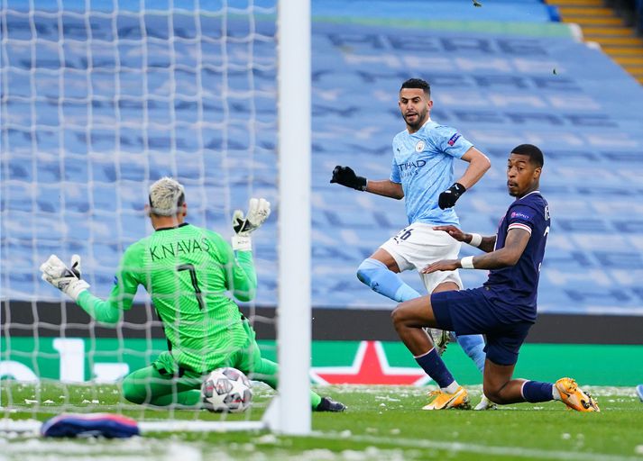 Riyad Mahrez kemur Manchester City 1-0 yfir.