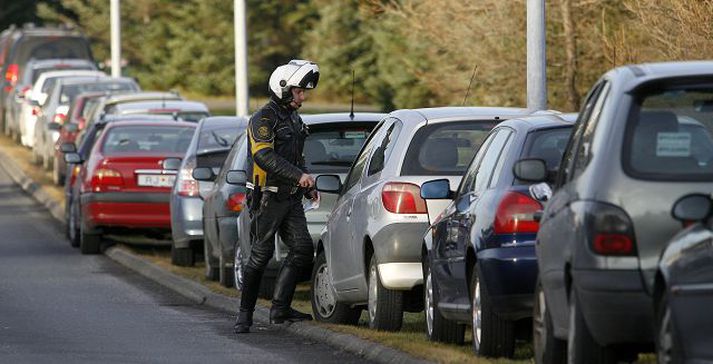 stöðubrot Aðalvarðstjóri segir fleiri hundruð bílastæði hafa verið laus í nágrenninu.fréttablaðið/pjetur