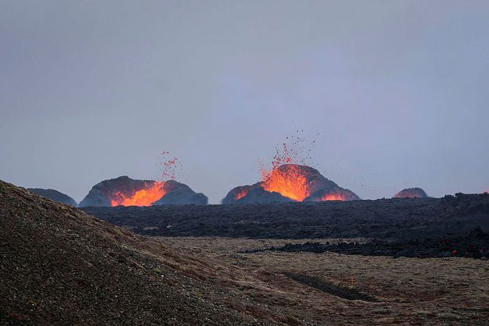 Eldgosið við Sundhnúkagíga hefur tekið miklum breytingum frá því það hófst. Nú er aðeins einn gígur virkur. 