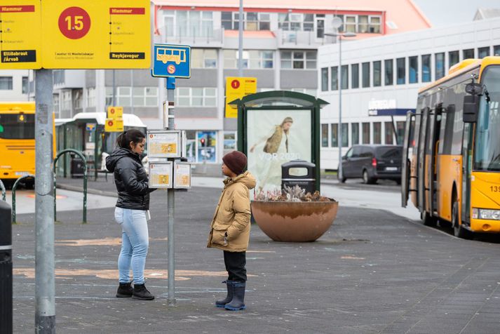 Börn ellefu ára og yngri fá frítt í Strætó frá og með deginum í dag.