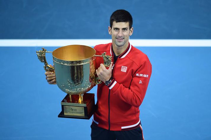 Djokovic er hann lyfti bikarnum á China Open í fyrra.