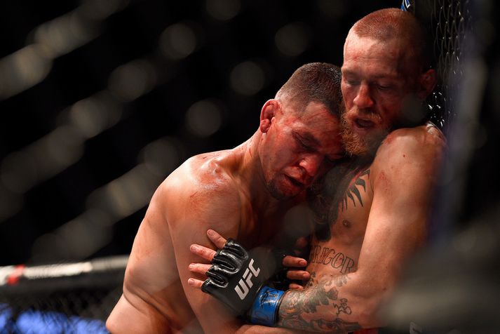 Nate Diaz og Conor McGregor börðust tvisvar sinnum og skiptu með sér sigrunum á árinu.