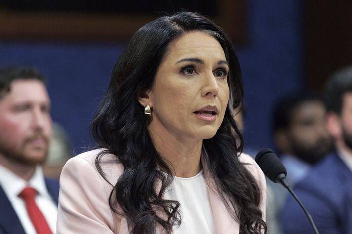Tulsi Gabbard er að láta af störfum sem yfirmaður allra leyniþjónusta Bandaríkjanna.