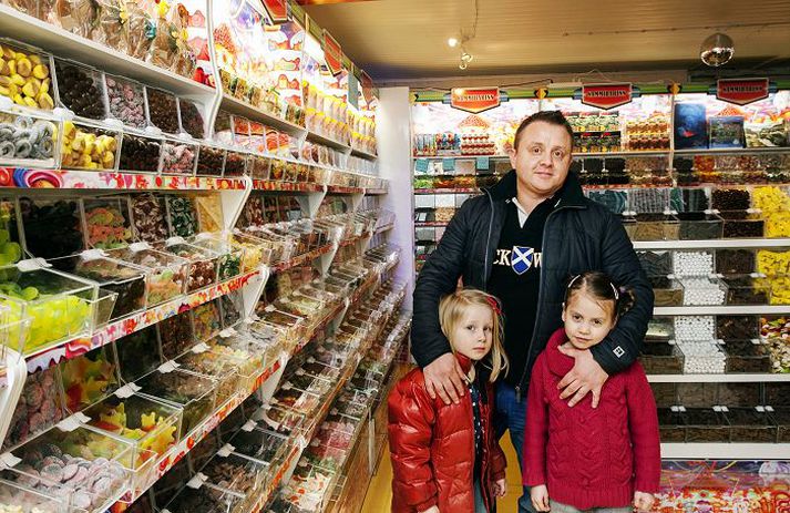 Alfreð Chiarolanzio segir viðtökur Nammibarsins hafa verið framar vonum enda séu Íslendingar nammisjúkir. 