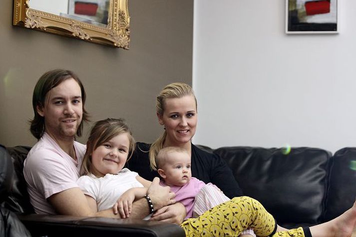 Fjölskyldutónleikar Svenni Þór, eiginmaður Regínu, og dóttir hennar, Aníta sjö ára, ætla bæði að syngja á tónleikunum með Regínu um helgina.Fréttablaðið/Valli