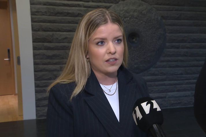 Áslaug Arna Sigurbjörnsdóttir segir ríkisstjórnina hafa vaðið yfir stjórnarandstöðuna í nefndum. Fyrsta umræða sé því fyrsta tækifæri andstöðunnar til að koma sínum athugasemdum að.