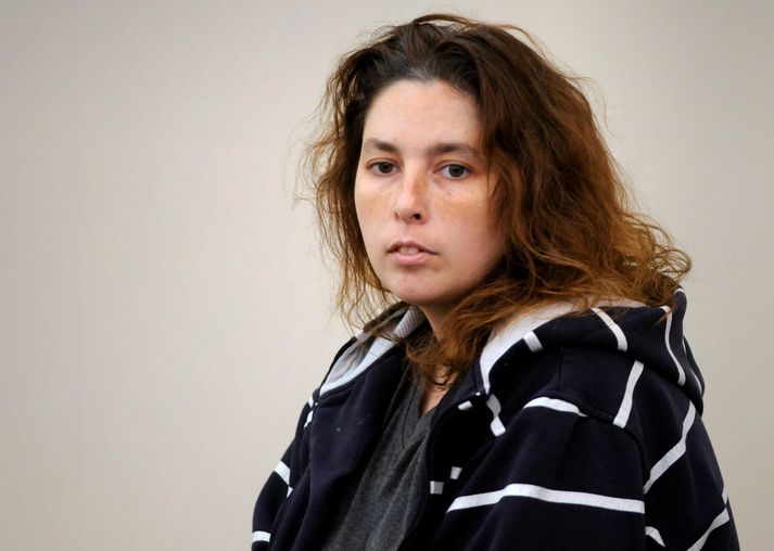 Erika Murray hefur verið ákærð vegna dauða þriggja barna sinna og aðstæðna fjögurra barna hennar.