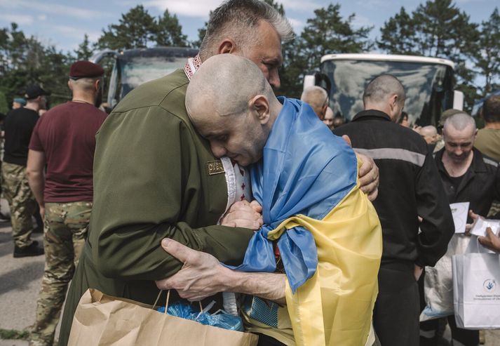 Rúmlega 95 prósent þeirra úkraínskra stríðsfanga sem sleppt hefur verið úr haldi Rússa og rætt hafa við rannsakendur Sameinuðu þjóðanna segjast hafa verið beittir pyntingum og kynferðisofbeldi. Um 85 prósent óbreyttra borgara hafa sagt hið sama.