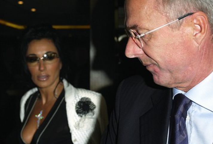 Sven Göran Eriksson og Nancy Dell'Olio eru skrýtið par.