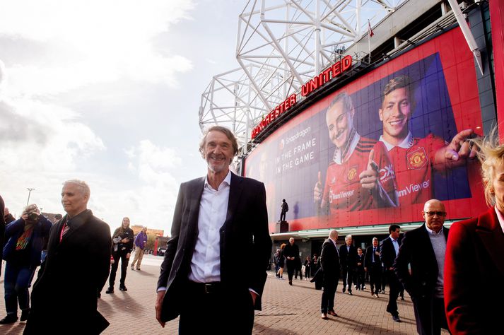 Sir Jim Ratcliffe fyrir utan Old Trafford 