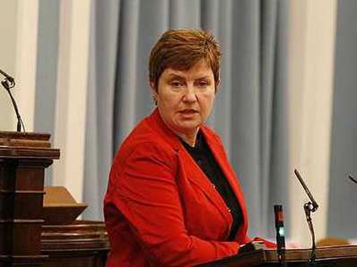 Arnbjörg Sveinsdóttir á Alþingi.
