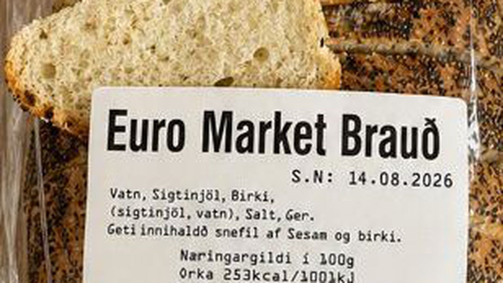 Inn­kalla Euro Market brauð vegna málmhlutar