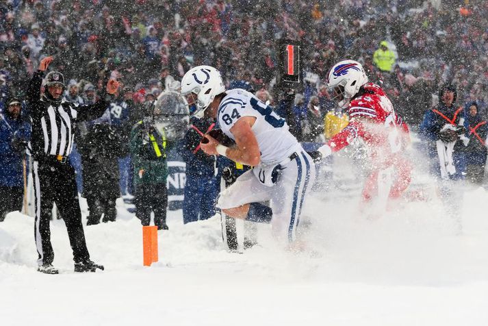 Buffalo Bills tók á móti Indianapolis Colts í miklum snjóleik fyrir nokkrum árum.