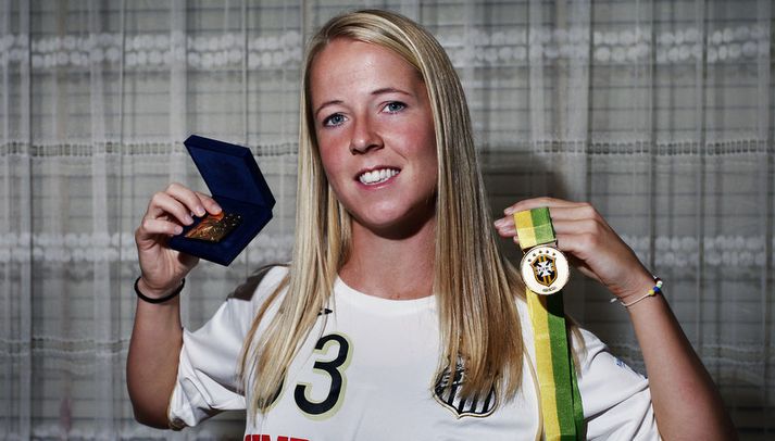 Þórunn Helga Jónsdóttir í búningi Santos.