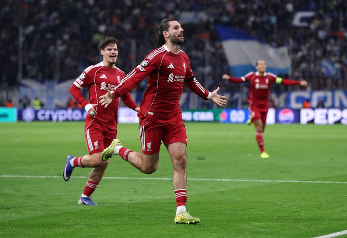 Dominik Szoboszlai fagnar marki sínu í kvöld sem kom Liverpool yfir rétt fyrir hálfleik.