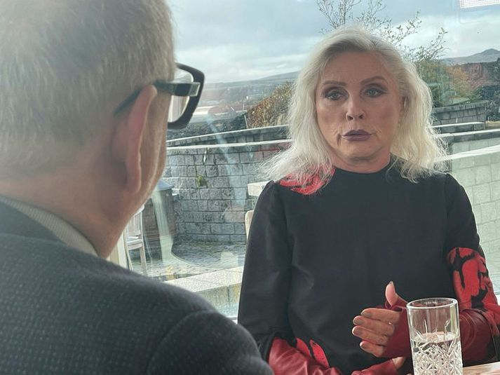 Debbie Harry var í viðtali við Heimi Má Pétursson fyrr í vikunni.