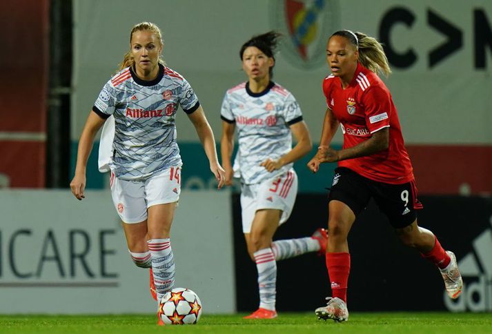 Glódís Perla Viggósdóttir í meistaradeildarleik með Bayern gegn Benfica.