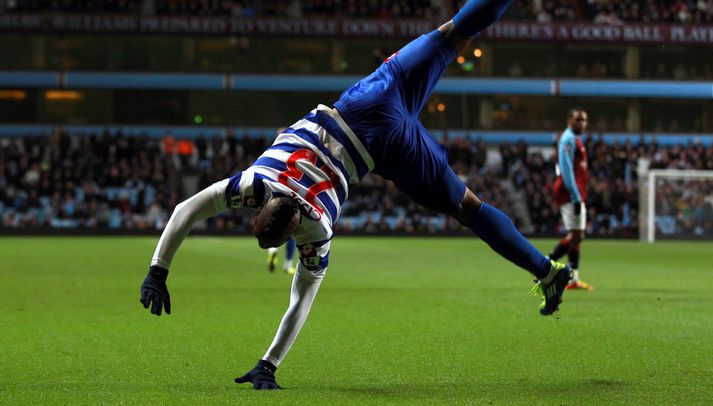 Djibril Cissé fagnar marki sínu í kvöld.